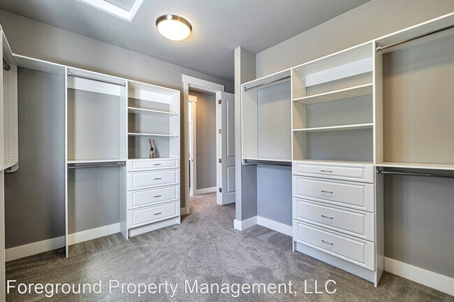 Foto del edificio - 5 br, 4.5 bath House - 2005 105th Ave NE