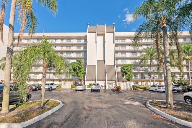Building Photo - 3100 W Rolling Hills Cir