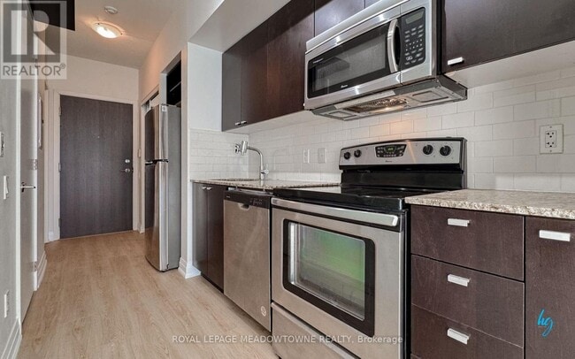 Building Photo - 103 The Queensway