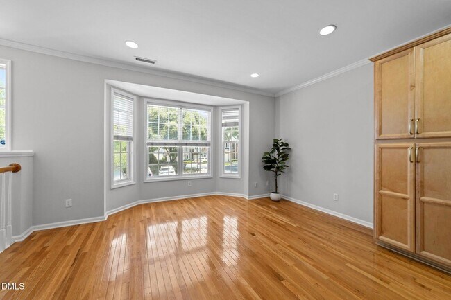 Building Photo - 6809 Middleboro Dr