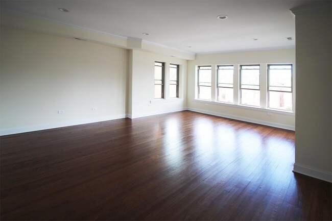Foto del edificio - 4942 N Kimball Ave