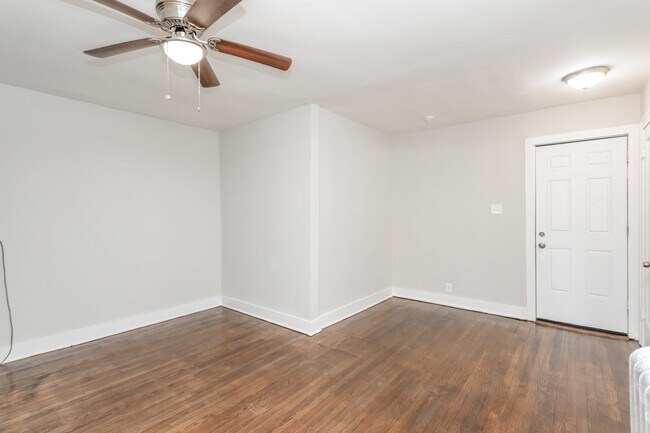 Foto del edificio - 6949 S Paxton Ave