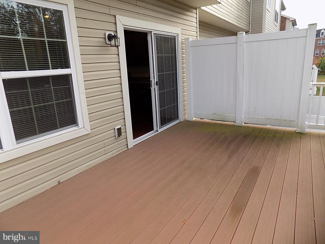 Foto principal - 6613 Rothschild Pl