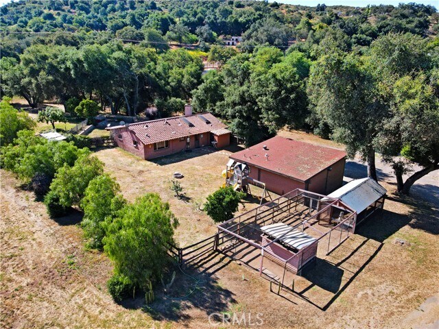 Foto del edificio - 17825 Bear Valley Ln