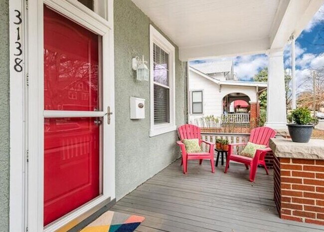 Building Photo - Beautiful 3 Bedroom Home in Historic Brook...