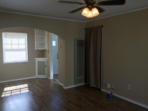 Building Photo - 132 Lewis St