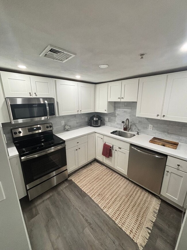 Photo - 190 N Shore Rd Apartment