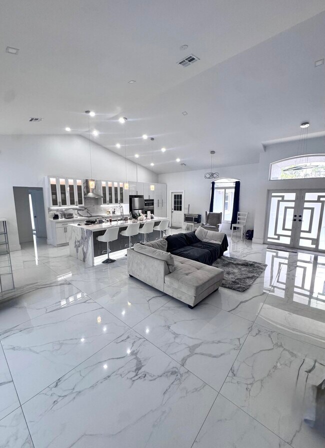 Foto del edificio - 14618 Temple Blvd