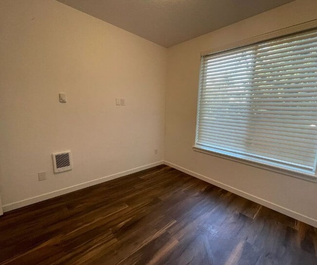 Building Photo - 4384 N Gantenbein Ave