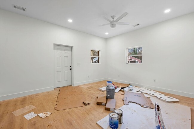 Foto del edificio - 1044 Grant Way SE