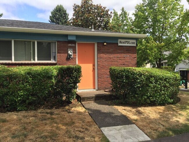Foto del edificio - Lower 1bed, all new appliances, great loca...