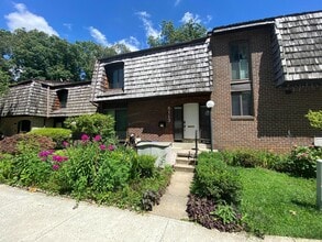 Building Photo - 8113 Inverness Ridge Rd