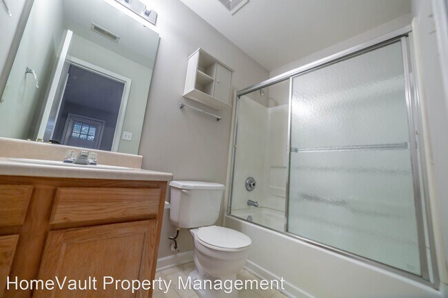 Foto del edificio - 9811 Campus Walk Ln