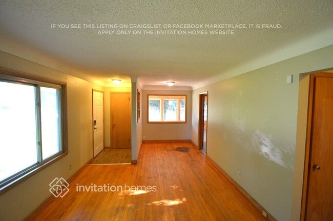 Building Photo - 5801 N Irving Ave