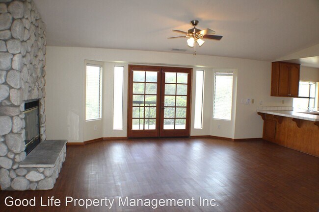 Building Photo - 3 br, 2 bath House - 1032 Summit Trl