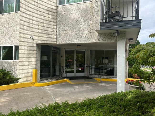Foto del edificio - Spacious 2 Bed, 1 Bath Apartment at Lynnwood - 62+ Living!!