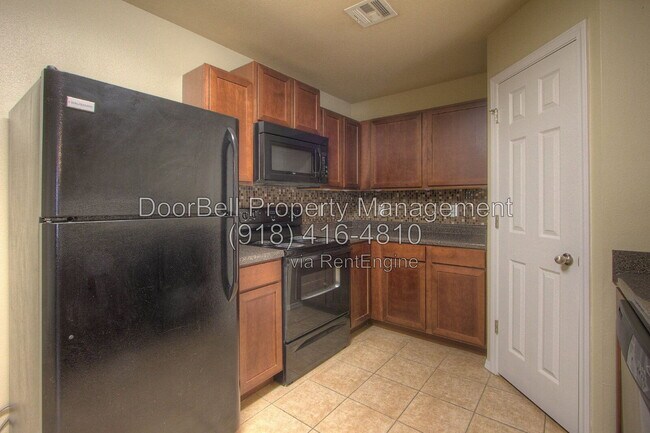 Building Photo - 5801 N 34th St