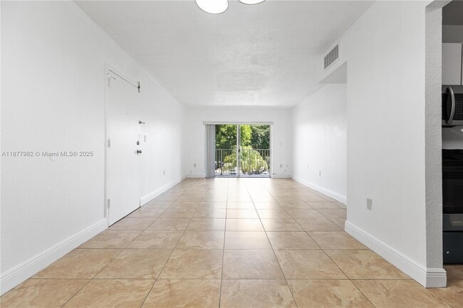 Building Photo - 5112 NW 79th Ave