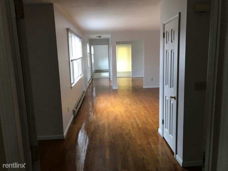 Primary Photo - 767 Midland Ave