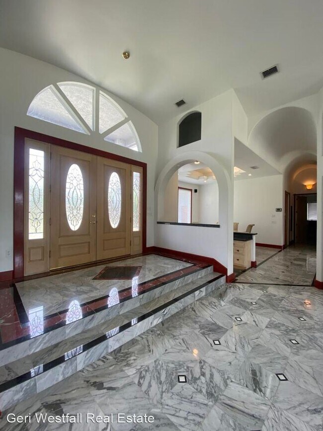 Building Photo - 4 br, 3.5 bath House - 108 Paradise Valley...