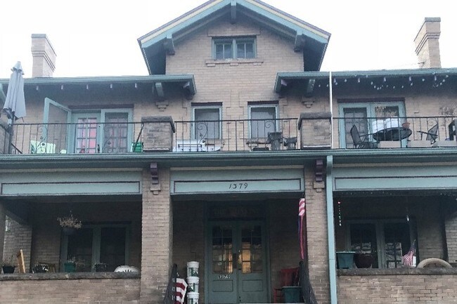 Building - 1379 Detroit St