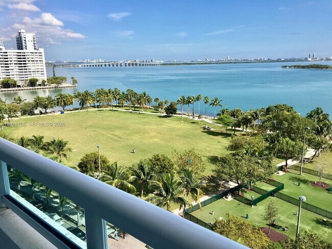 Foto del edificio - 1800 N Bayshore Dr