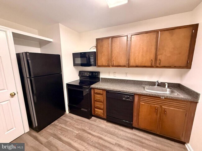 Foto del edificio - 22665 Van Wert Ln