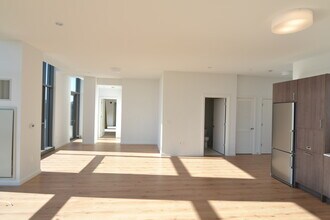 Interior Photo - The Viridian