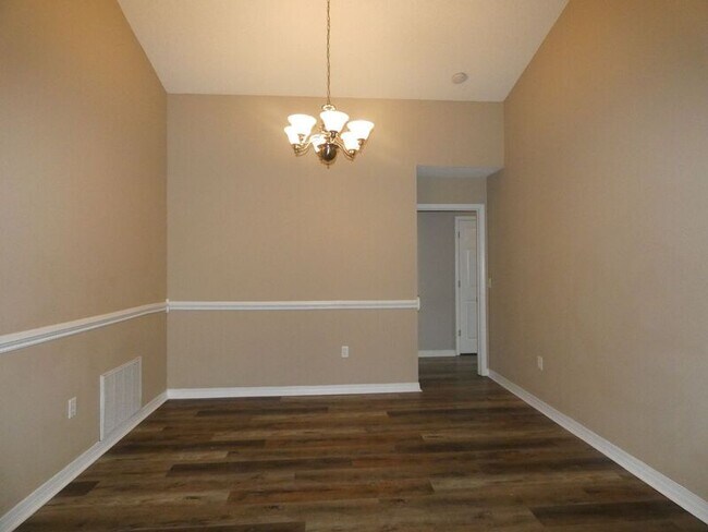 Building Photo - 4762 Ribault Ln