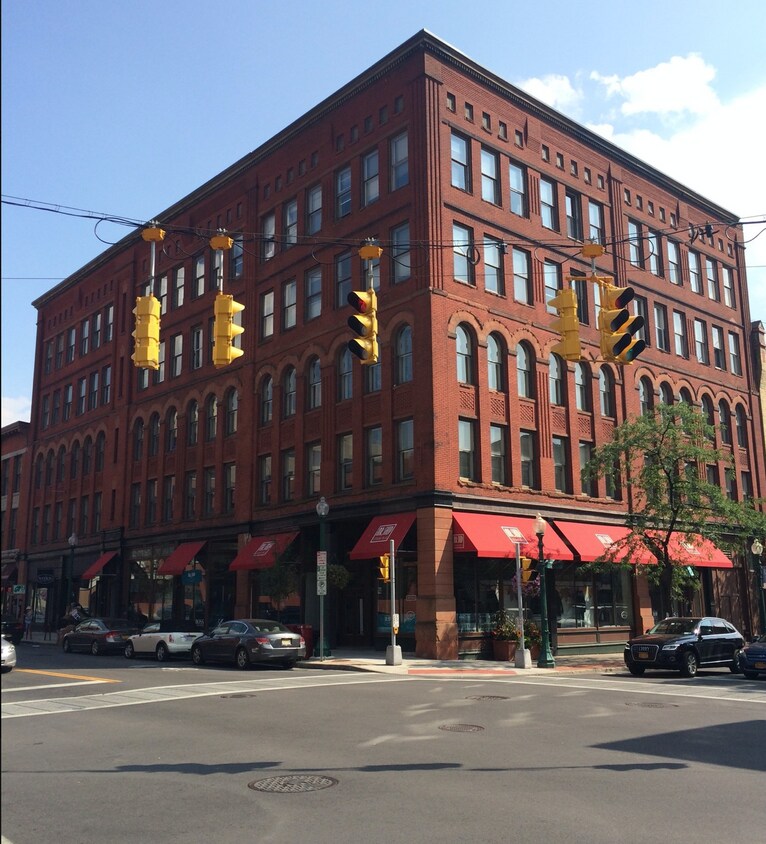 Foto del edificio - 247 W Fayette St