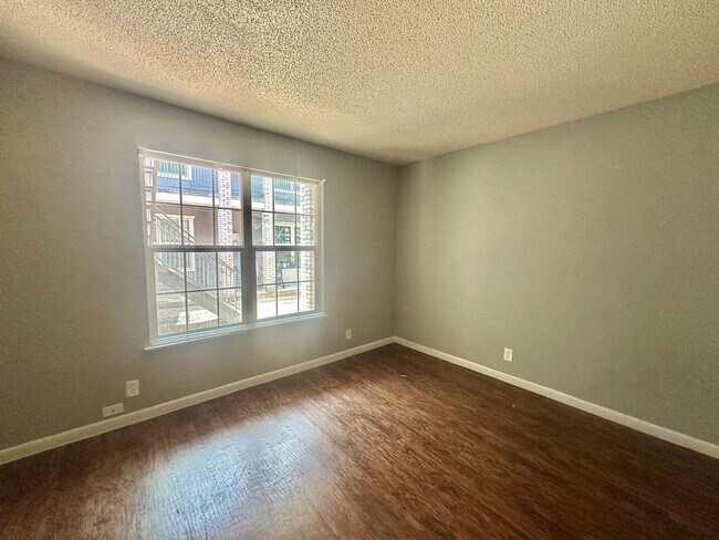 Foto del edificio - 1 BED 1 BATH IN AUSTIN TX!