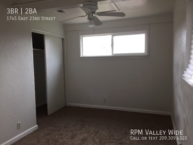 Building Photo - Cute and cozy 3 bedroom 2 bath home Availa...