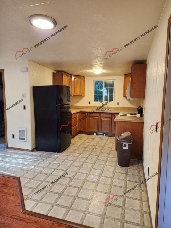 Building Photo - 217 WA-505