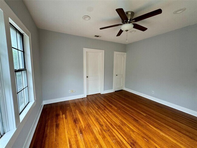 Building Photo - 1831 Colquitt St