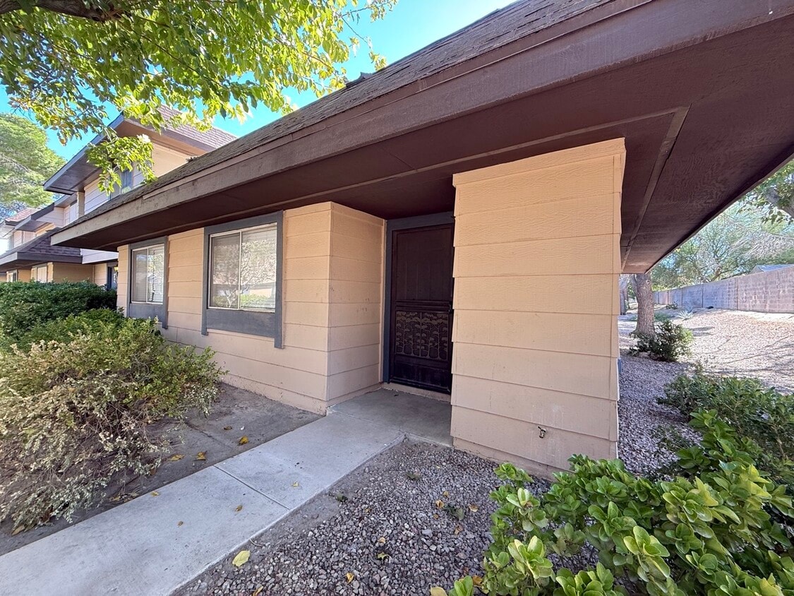 Foto principal - 6228 Meadow View Ln