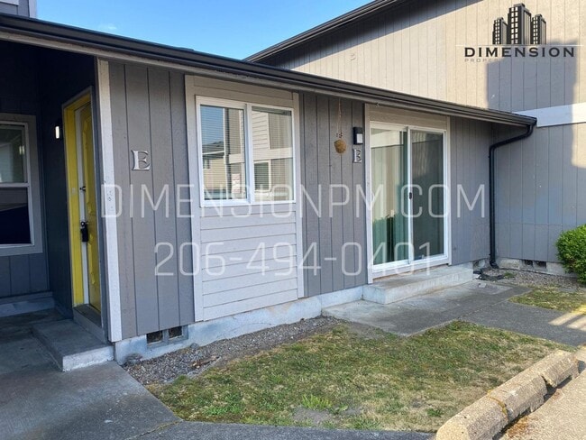 Building Photo - 306 Stanford Drive