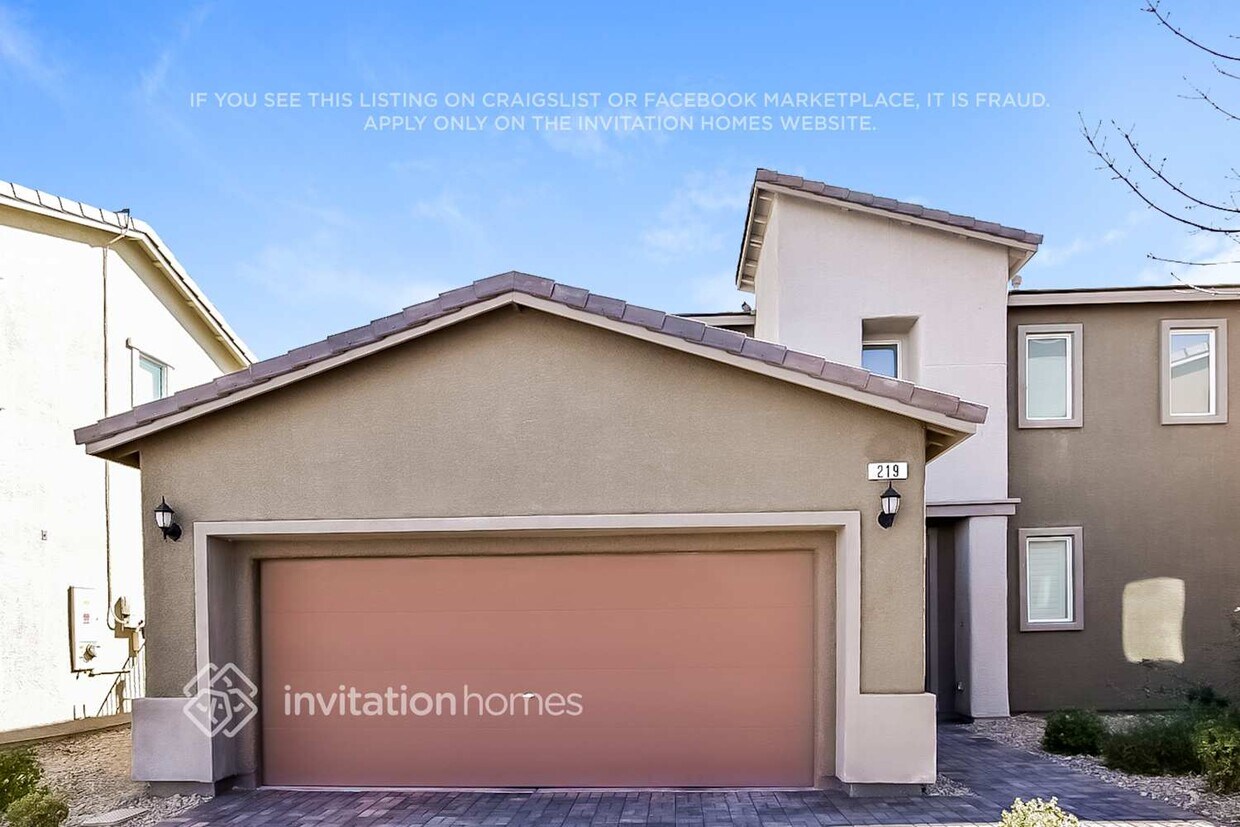 Foto principal - 219 Heathrow Lake Ave