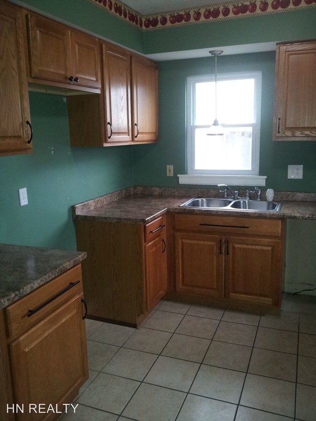 Primary Photo - 1646 E 32nd St