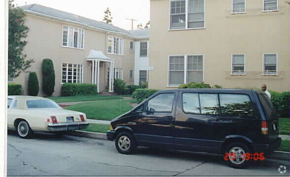 Primary Photo - 3335 Stocker St