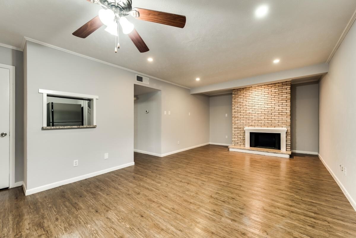 Living Area - 4317 Hartford St