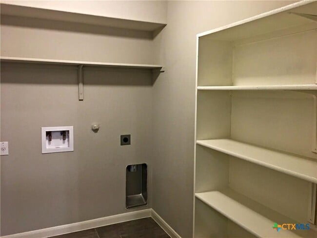 Building Photo - 914 Pumpkin Rdg