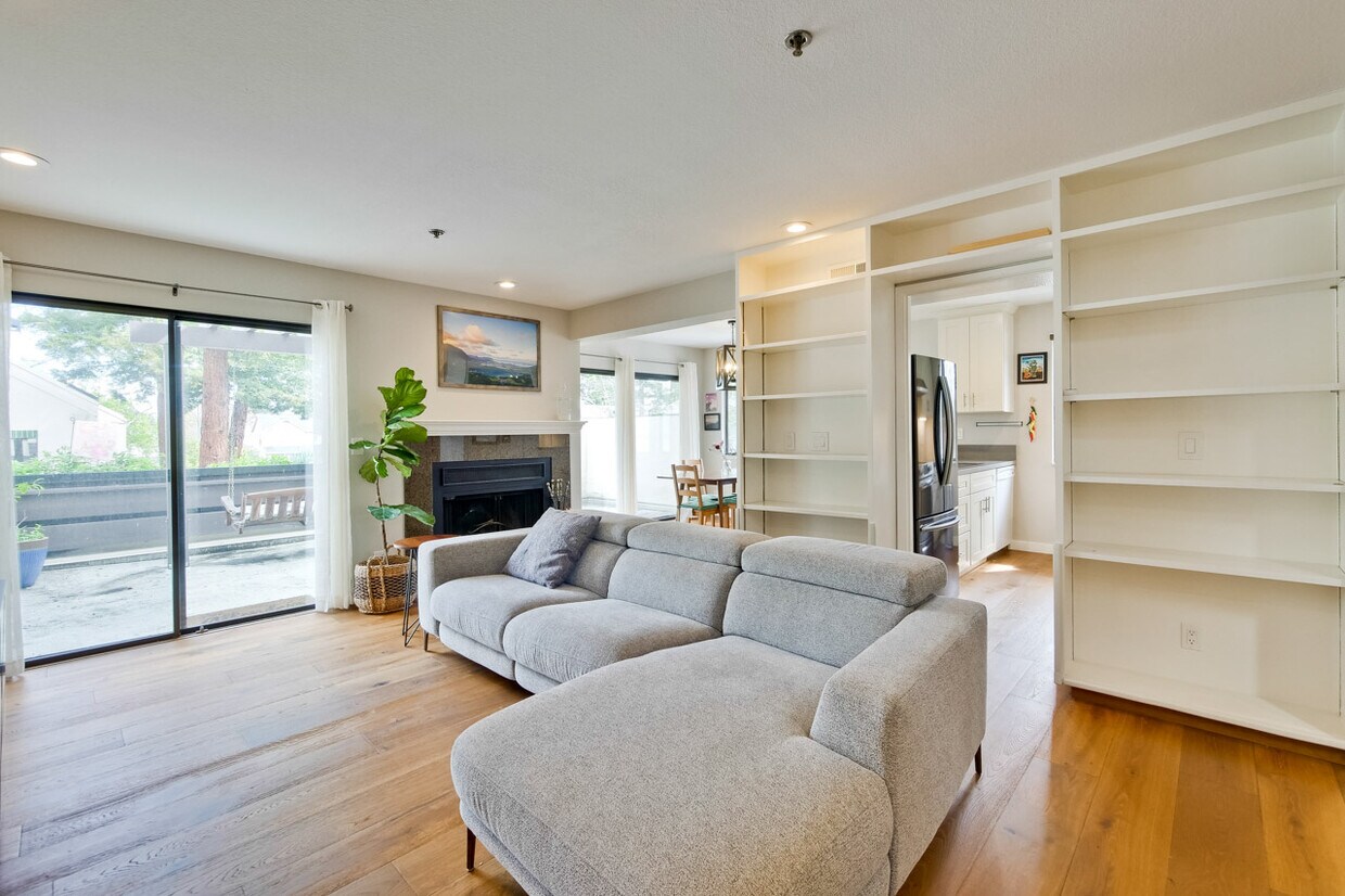 100 W El Camino Real Unit 52, Mountain View, CA 94040 Condo for Rent
