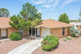 Building Photo - 601-603 Alicante Way