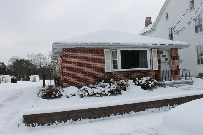 Foto del edificio - 121 S Main St