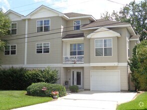Building Photo - 4821 Lee Ave