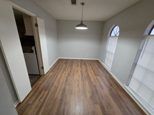 Foto del edificio - Townhouse close to Atlanta Hwy