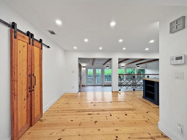 Foto del edificio - SD: Charming 2BD/2BA Home in La Mesa with Wraparound Porch, Turf Backyard & Attached Garage