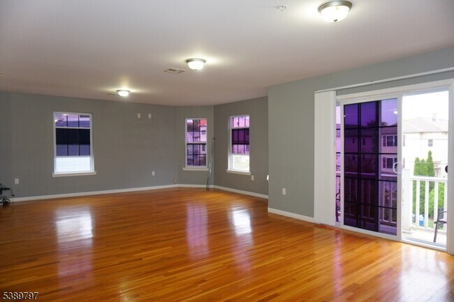 Building Photo - 492 Irvine Turner Blvd