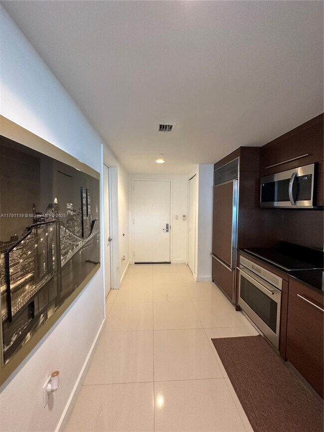 Foto del edificio - 495 Brickell Ave