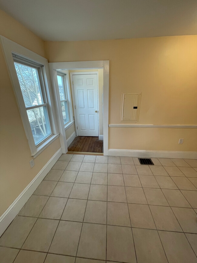 Building Photo - 31 Walter St